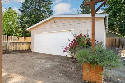 9768 SE 66th Ave, Milwaukie, OR 97222 - Photo 32