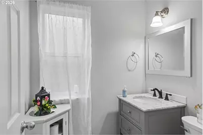 810 SE Locust St, Dundee, OR 97115 - Photo 14