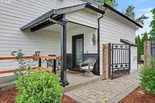 810 SE Locust St, Dundee, OR 97115 - Photo 4