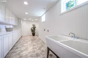 2196 Olive St, Eugene, OR 97405 - Photo 30