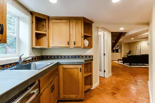 180 W 23rd Ave, Eugene, OR 97405 - Photo 22