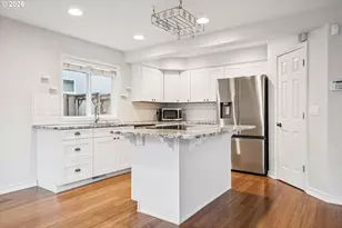 892 SE 54th Ave, Hillsboro, OR 97123 - Photo 24