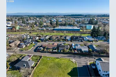 2589 N Lydia Loop, Hubbard, OR 97032 - Photo 4