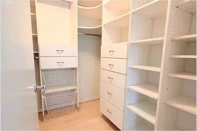 2020 SW Main St #402, Portland, OR 97205 - Photo 14