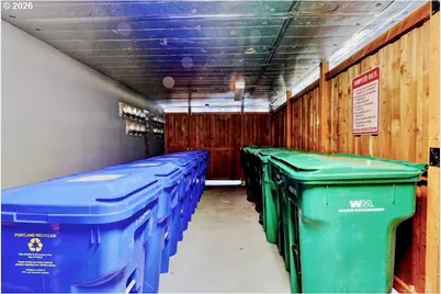 2020 SW Main St #402, Portland, OR 97205 - Photo 22