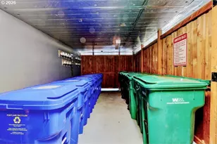 2020 SW Main St, Portland, OR 97205 - Photo 22