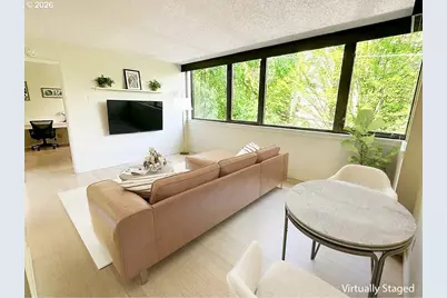 2020 SW Main St #402, Portland, OR 97205 - Photo 2