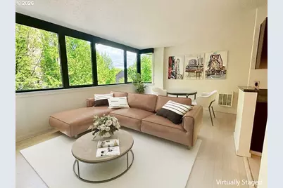 2020 SW Main St #402, Portland, OR 97205 - Photo 4