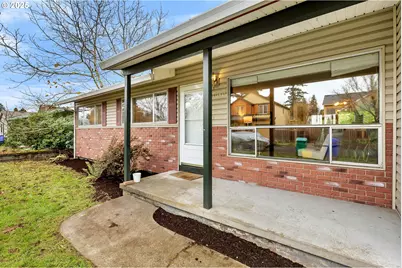10416 NE Davis St, Portland, OR 97220 - Photo 2