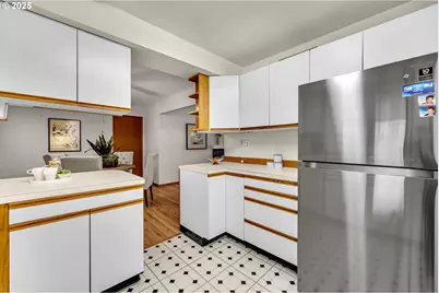 10416 NE Davis St, Portland, OR 97220 - Photo 14