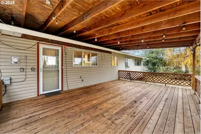 10416 NE Davis St, Portland, OR 97220 - Photo 26