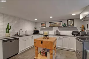 2610 NE Brazee St, Portland, OR 97212 - Photo 36