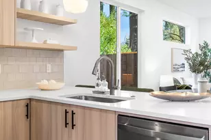 1243 SW Hume Ct, Portland, OR 97219 - Photo 8