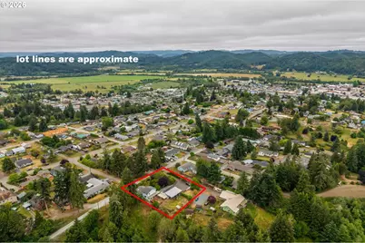 1819 Spruce St, Myrtle Point, OR 97458 - Photo 2