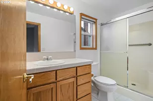 964 SE 27th St, Troutdale, OR 97060 - Photo 36