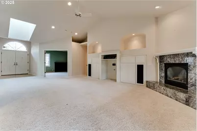 875 Sand Ave, Eugene, OR 97401 - Photo 2