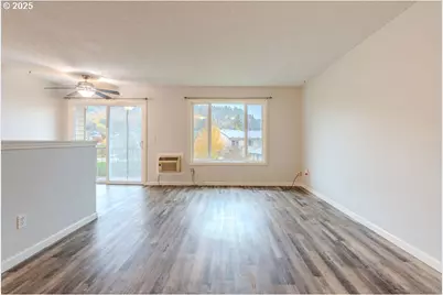 200 SW Florence Ave #D-15, Gresham, OR 97080 - Photo 4