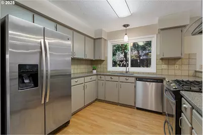 9125 SW Davies Rd, Beaverton, OR 97008 - Photo 12