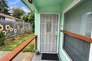 1454 Myrtle Ave, Coos Bay, OR 97420 - Photo 2