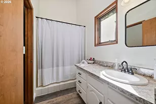 601 N 2nd St, Drain, OR 97435 - Photo 28
