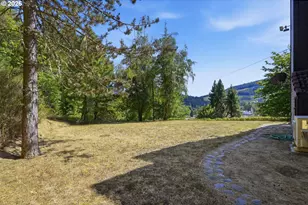 601 N 2nd St, Drain, OR 97435 - Photo 38