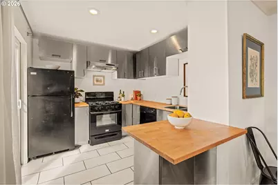 7625 SE Market St, Portland, OR 97215 - Photo 12