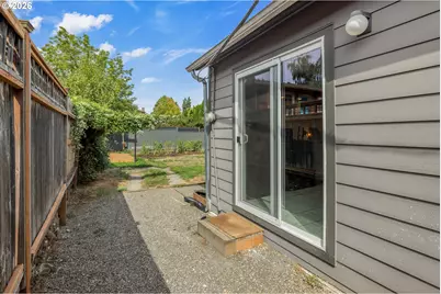 7625 SE Market St, Portland, OR 97215 - Photo 30
