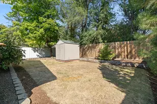10904 SW 62nd Pl, Portland, OR 97219 - Photo 26