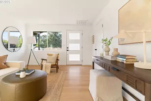 10904 SW 62nd Pl, Portland, OR 97219 - Photo 4