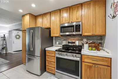 12905 SW Walker Rd, Beaverton, OR 97005 - Photo 14