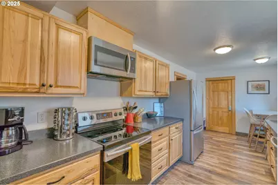 343 SE Wyers St, White Salmon, WA 98672 - Photo 8