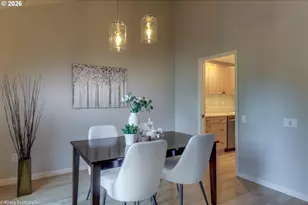 9814 SW Quail Post Rd, Portland, OR 97219 - Photo 6