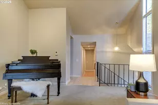 9814 SW Quail Post Rd, Portland, OR 97219 - Photo 10