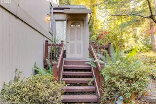 9814 SW Quail Post Rd, Portland, OR 97219 - Photo 2