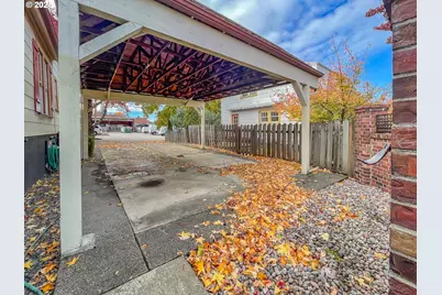 1118 SE Washington Ave, Roseburg, OR 97470 - Photo 46