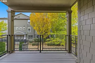 674 NE Newstead Ln, Hillsboro, OR 97006 - Photo 14