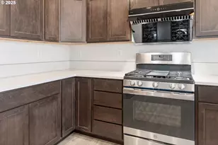 5292 Squirrel St, Springfield, OR 97478 - Photo 10