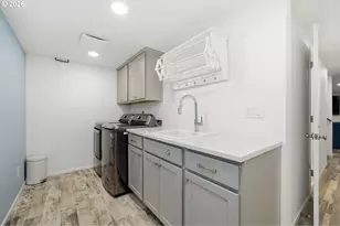 648 NE Stafford St, Portland, OR 97211 - Photo 24