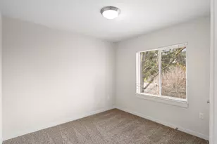 10843 E Burnside St, Portland, OR 97216 - Photo 24