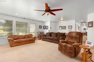 178 Dovetail Ln, Sutherlin, OR 97479 - Photo 6