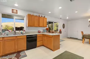 178 Dovetail Ln, Sutherlin, OR 97479 - Photo 12