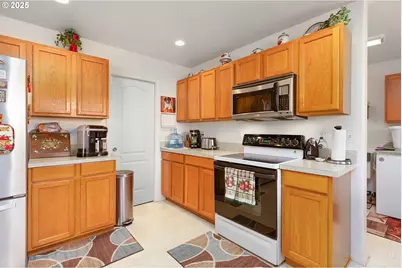 178 Dovetail Ln, Sutherlin, OR 97479 - Photo 14