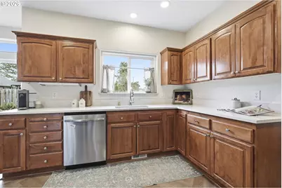 641 Mary Dr, Molalla, OR 97038 - Photo 14