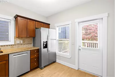 2165 NW Everett St, Portland, OR 97210 - Photo 14