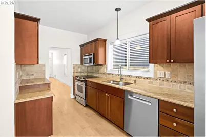 2165 NW Everett St, Portland, OR 97210 - Photo 10
