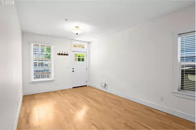 2165 NW Everett St, Portland, OR 97210 - Photo 6