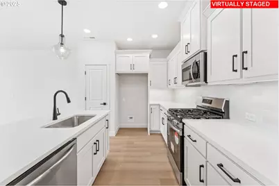 8644 SE Crescent Dr, Hillsboro, OR 97123 - Photo 6