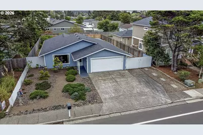 1142 9th St, Florence, OR 97439 - Photo 1