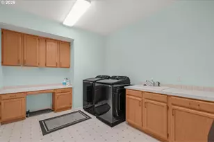 9101 NE Cliff St, Portland, OR 97220 - Photo 38