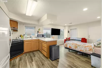9101 NE Cliff St, Portland, OR 97220 - Photo 32
